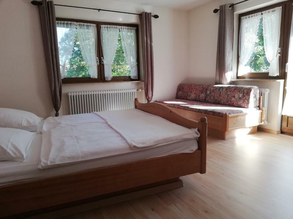 Gaestehaus Roessle Roetenbach  Экстерьер фото