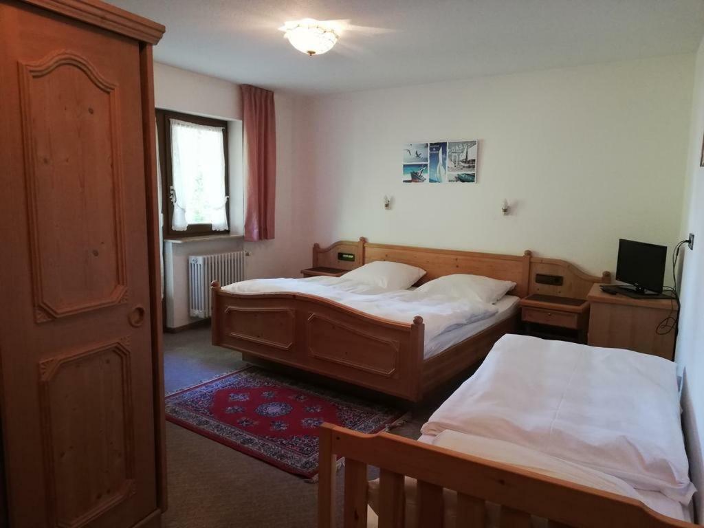Gaestehaus Roessle Roetenbach  Экстерьер фото